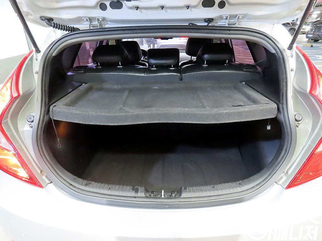 Hyundai Accent AccentFacelift 1.6VGT Premier thumbnail 16