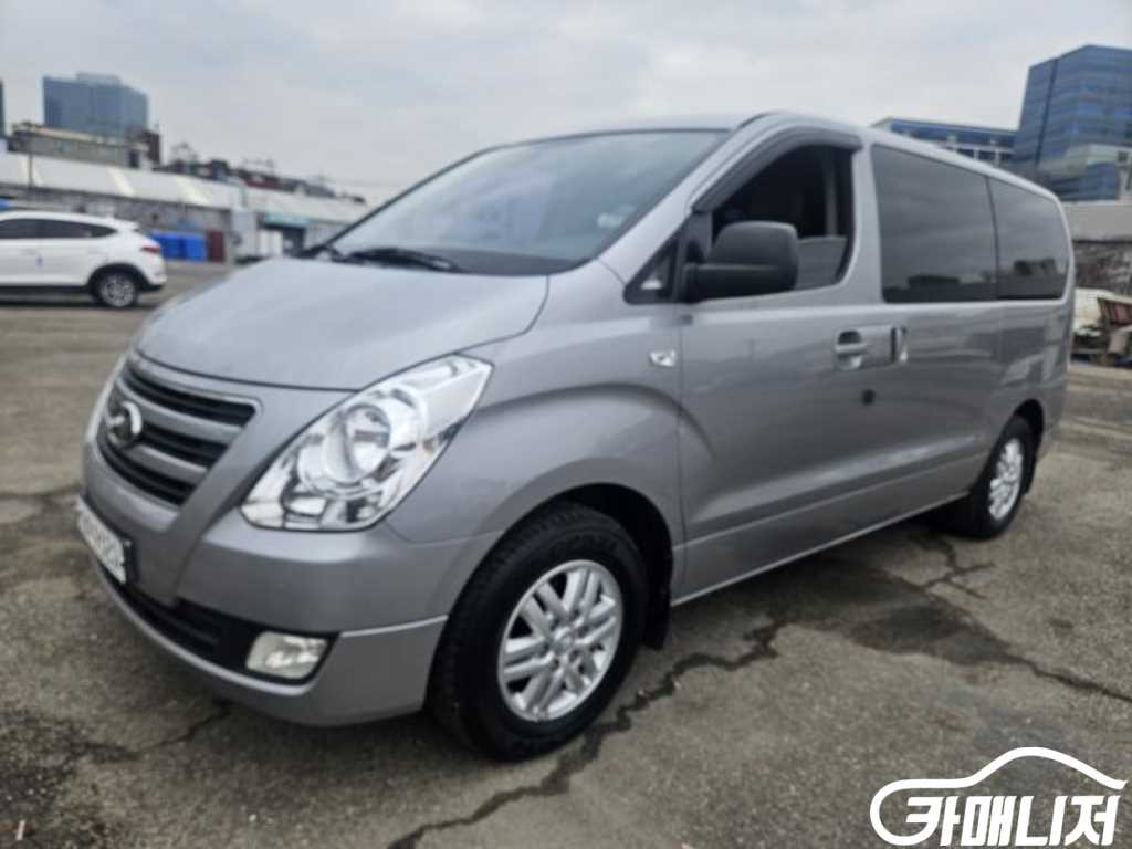 Hyundai Starex Grand Starex Van 3-Seater thumbnail 3