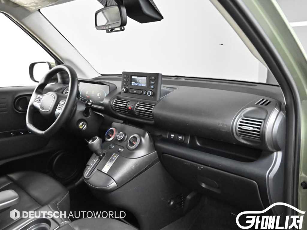 Hyundai Casper 1.0 Gasoline Van thumbnail 7