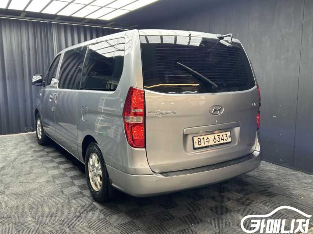 Hyundai Starex Grand Starex Van 5-Seater thumbnail 3