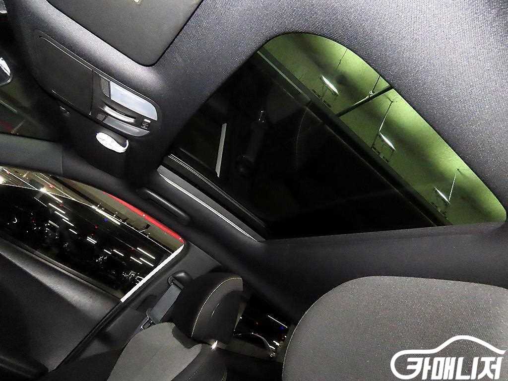 Hyundai Veloster 1.6 Turbo Sport thumbnail 17