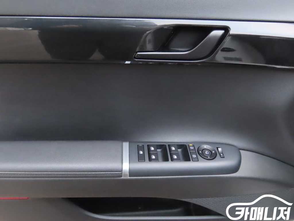 Hyundai Grandeur Grandeur Hybrid Premium thumbnail 6