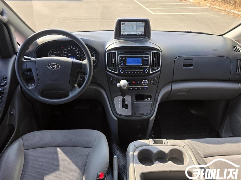 Hyundai Starex The New Grand Starex 2WD Wagon 12-Seater thumbnail 5