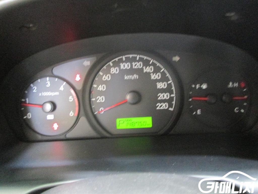 Hyundai Starex Grand Starex 11-Seater Wagon thumbnail 7