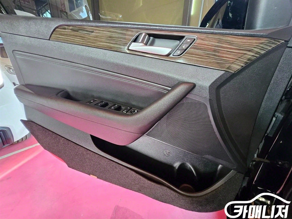 Hyundai Sonata 2.0 Premium thumbnail 16