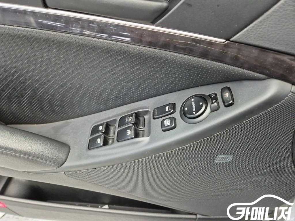 Hyundai Veracruz Diesel 2WD 300VX thumbnail 18