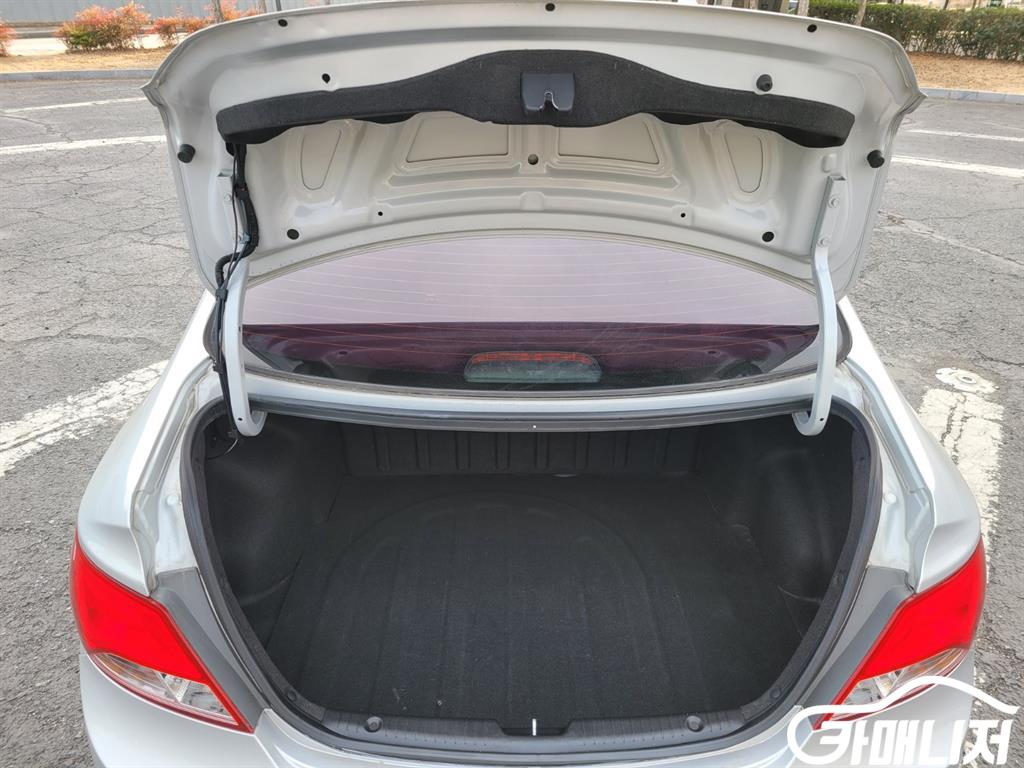 Hyundai Accent AccentFacelift 1.4VVT Modern thumbnail 19