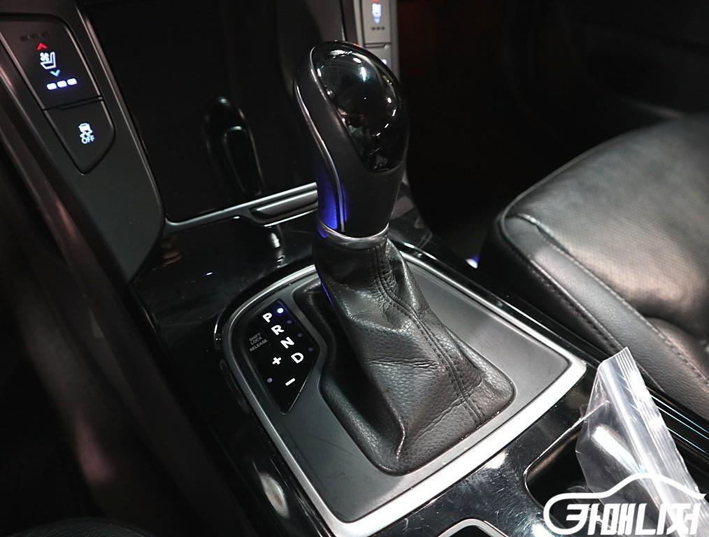 Hyundai i40 i40Saloon 1.7 VGT PREMIUM thumbnail 16