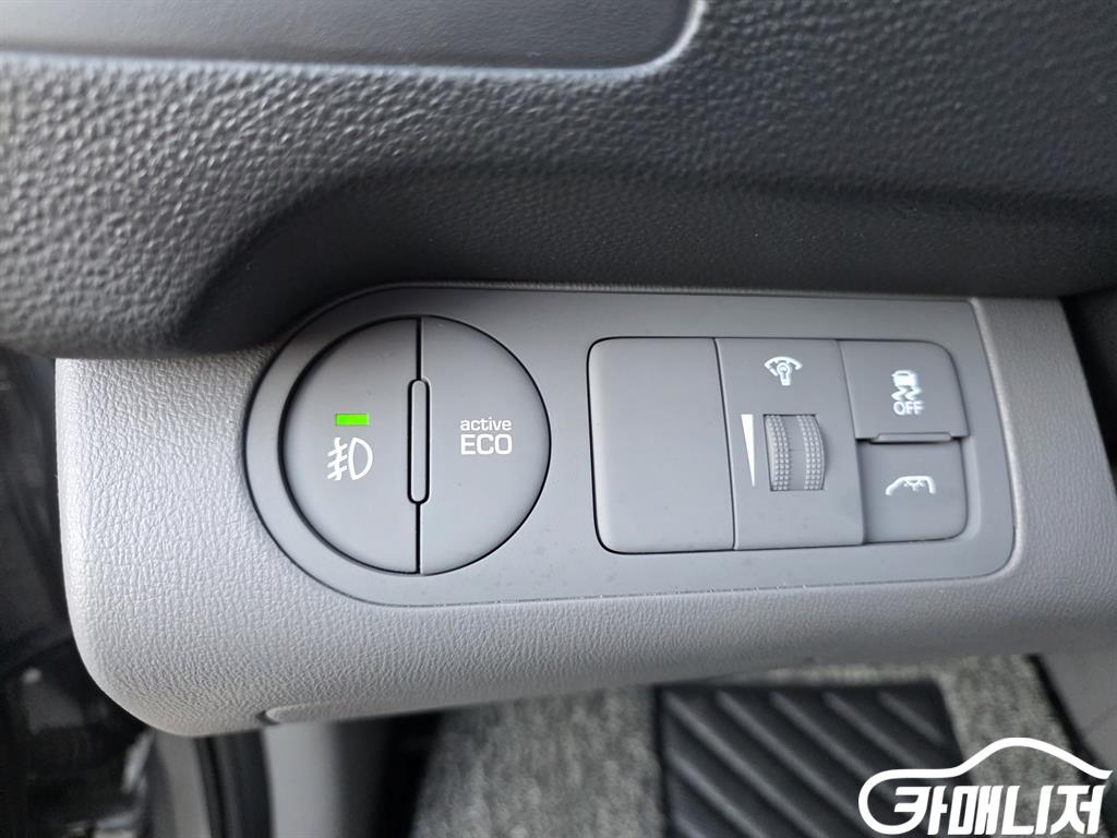 Hyundai Starex The New Grand Starex 2WD Wagon 12-Seater thumbnail 10