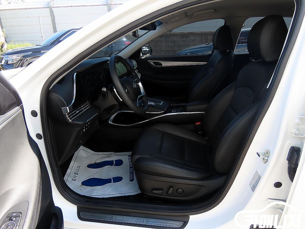 Hyundai Grandeur The New Grandeur IG 2.5 Premium Choice thumbnail 5