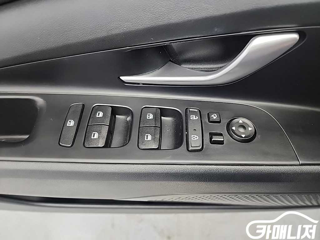 Hyundai Avante 1.6 Inspiration thumbnail 17