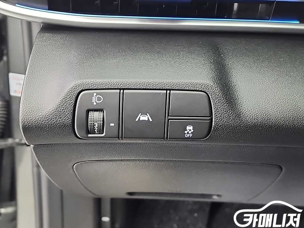 Hyundai Avante 1.6 Inspiration thumbnail 18