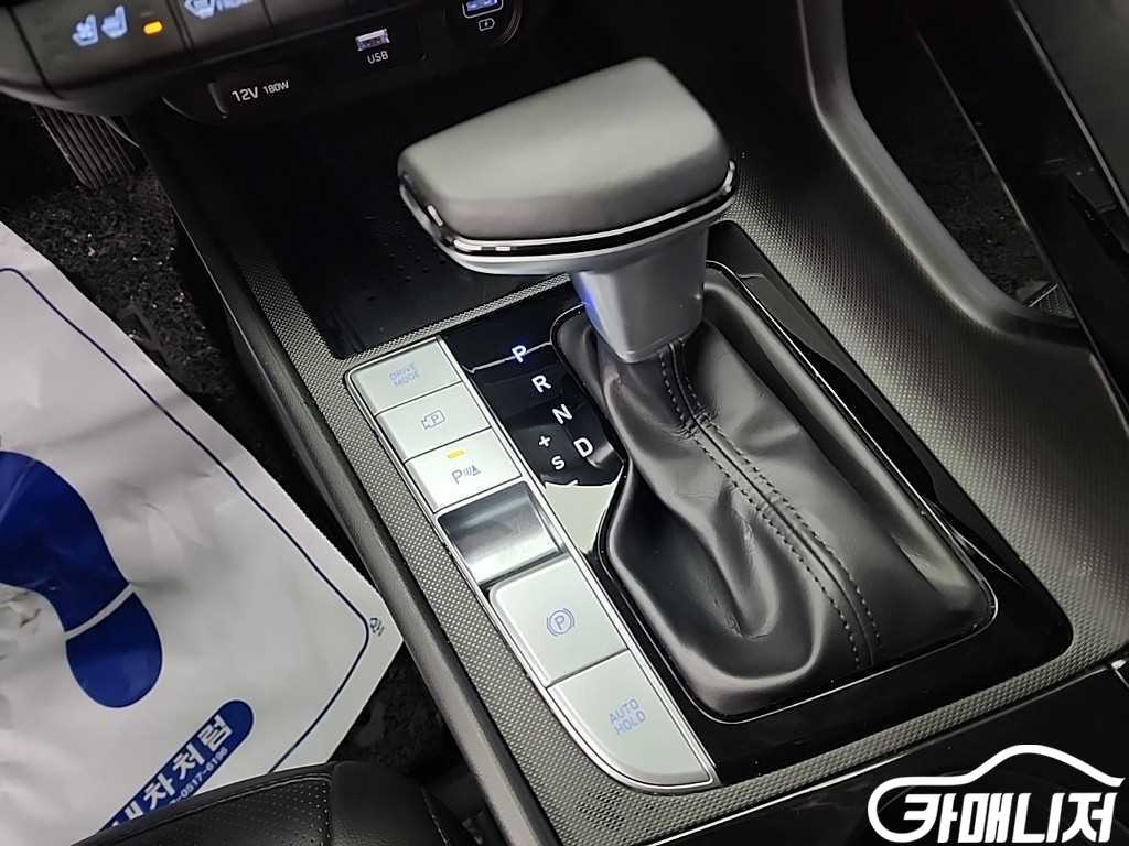 Hyundai Avante 1.6 Inspiration thumbnail 8