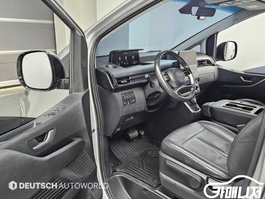 Hyundai Staria 4WD Diesel Tourer Modern thumbnail 15