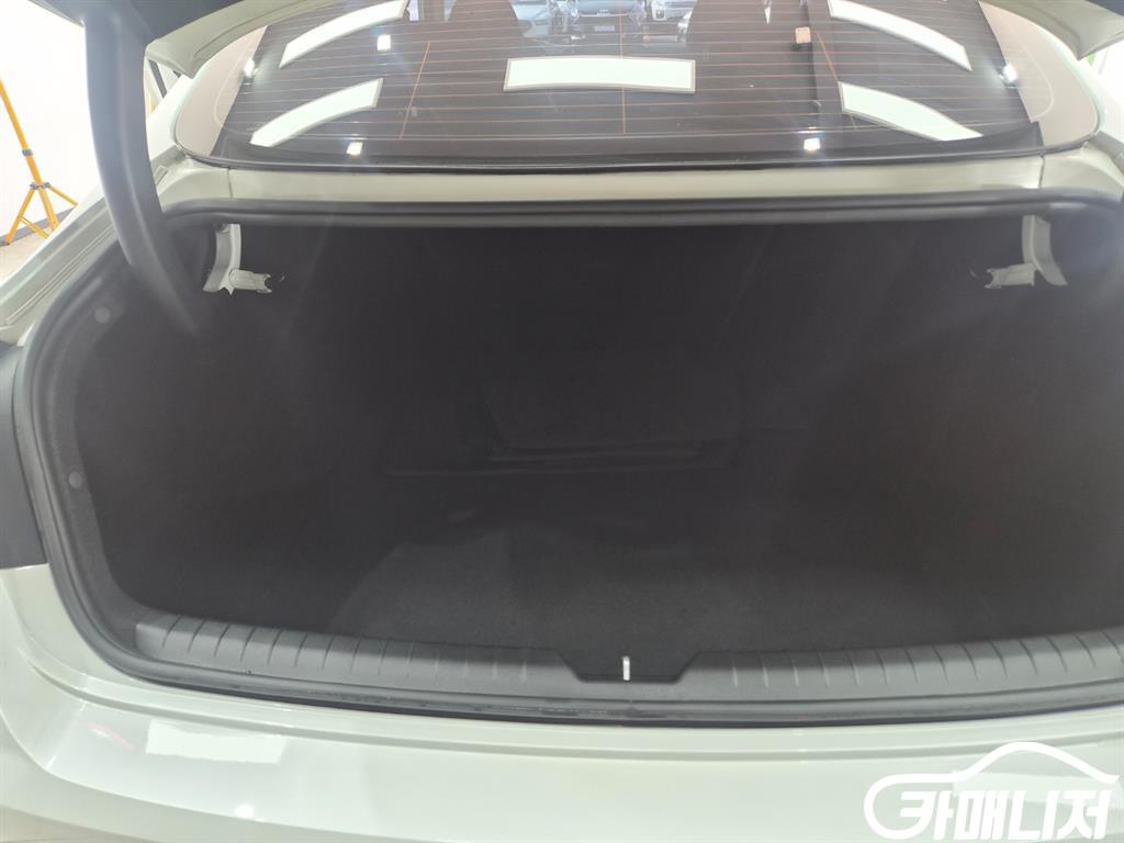 Hyundai Sonata 2.0 Premium thumbnail 9