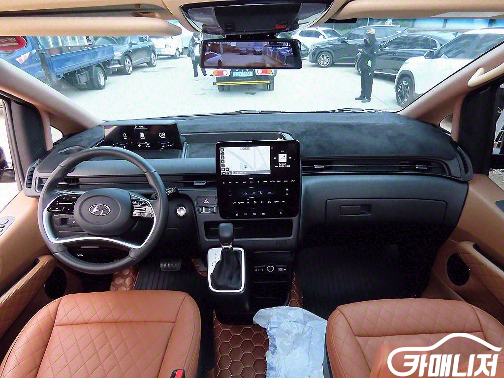 Hyundai Staria Camper thumbnail 6