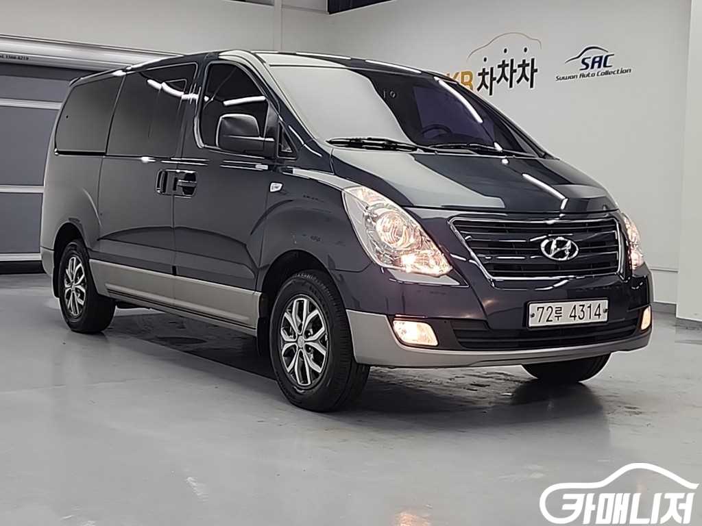 Hyundai Starex Grand Starex 12-Seater Wagon thumbnail 4