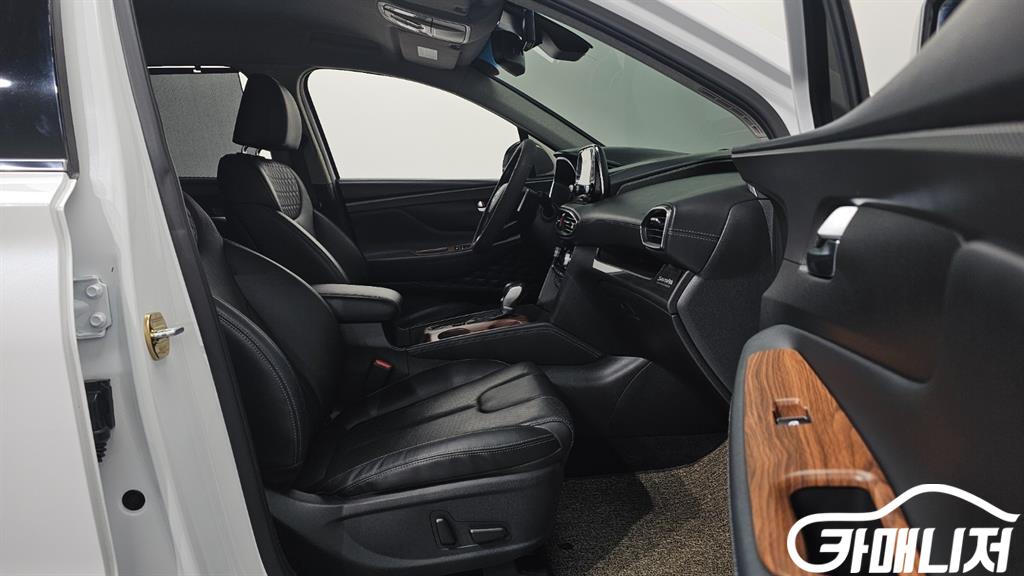 Hyundai Santa Fe Santa Fe TM Gasoline 2.0T 4WD thumbnail 11