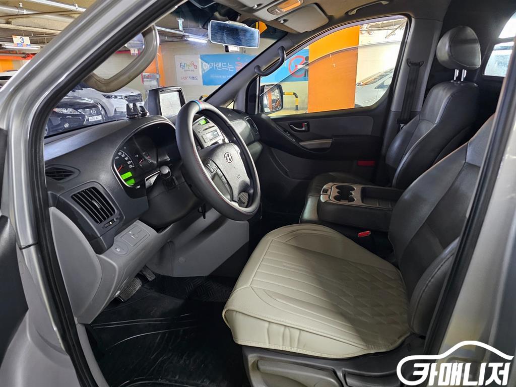 Hyundai Starex Grand Starex Van 3-Seater thumbnail 8