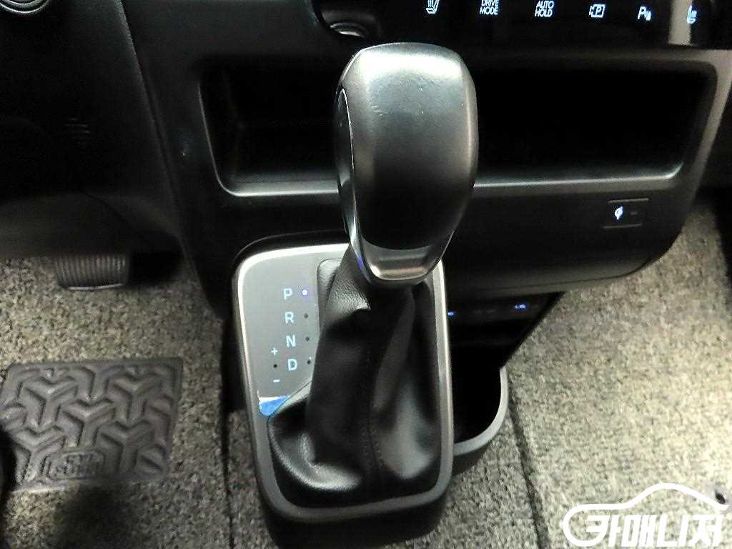 Hyundai Staria 2WD Diesel Tourer Modern thumbnail 10