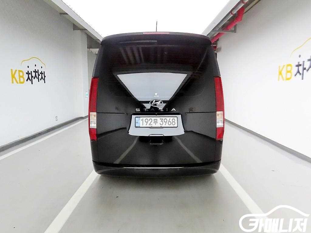 Hyundai Staria 2WD Diesel Tourer Modern thumbnail 3