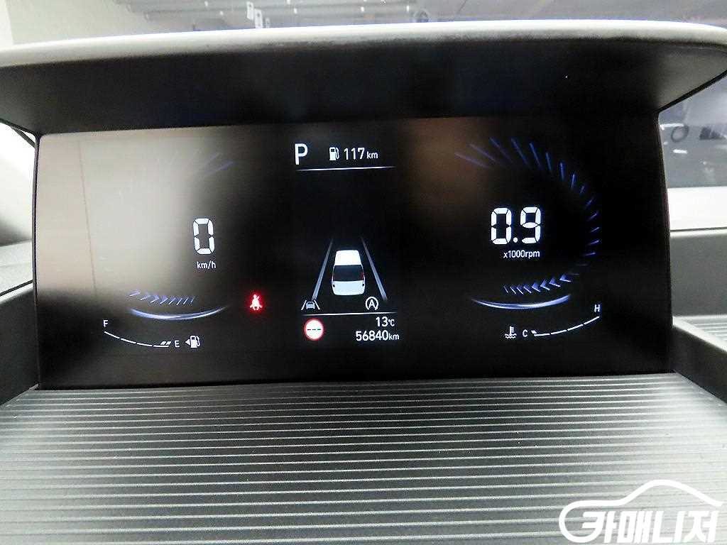 Hyundai Staria 2WD Diesel Tourer Modern thumbnail 6