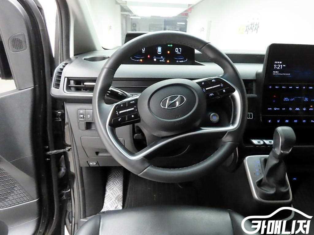 Hyundai Staria 2WD Diesel Tourer Modern thumbnail 7