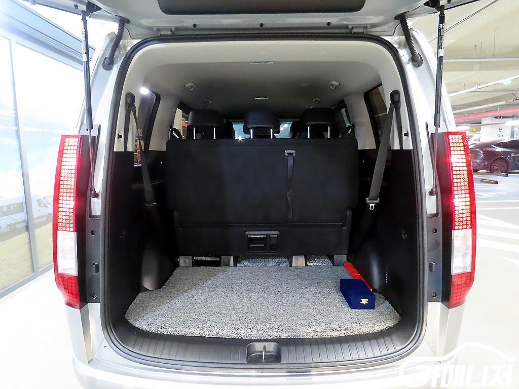 Hyundai Staria 2WD Diesel Tourer Modern thumbnail 18