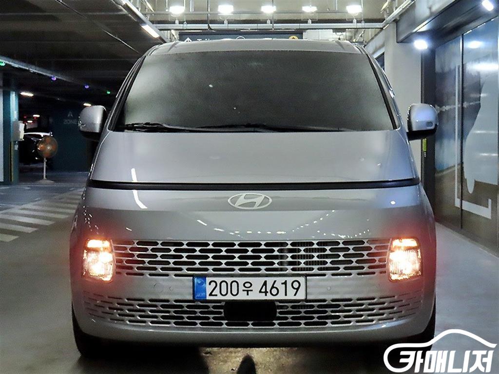 Hyundai Staria 2WD Diesel Tourer Modern thumbnail 2