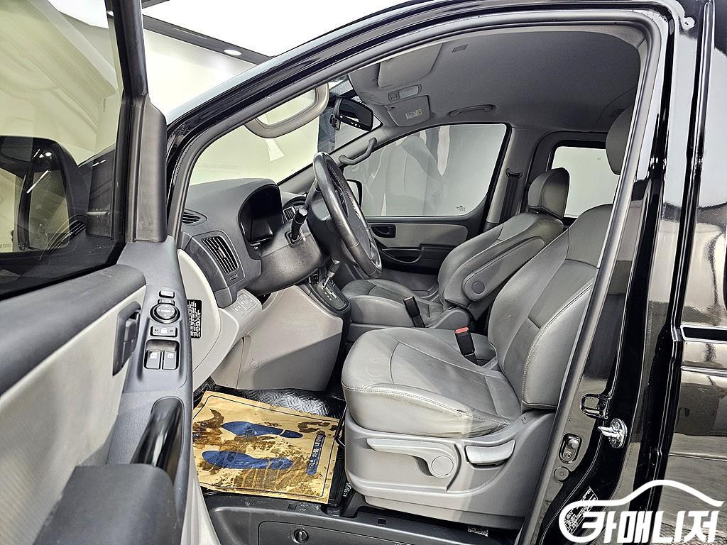 Hyundai Starex The New Grand Starex 2WD Urban 9-Seater thumbnail 8