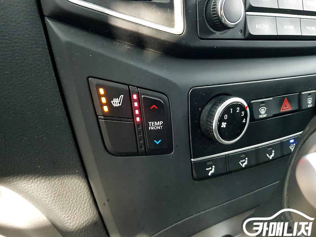 Hyundai Starex The New Grand Starex 2WD Urban 9-Seater thumbnail 14