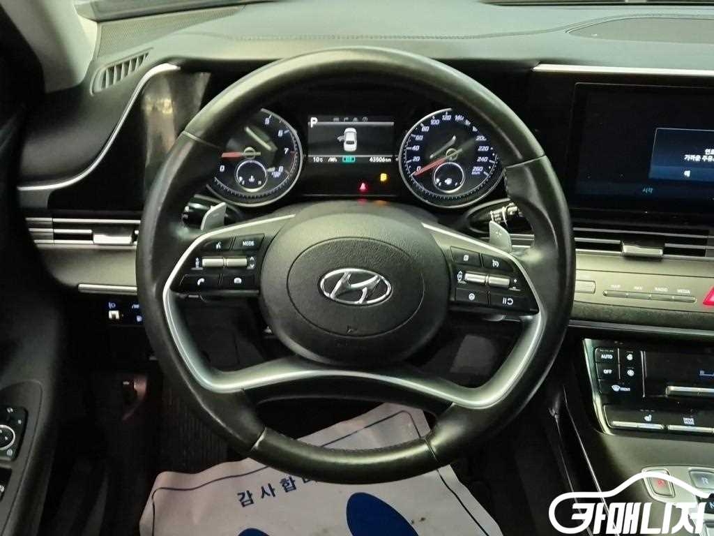 Hyundai Grandeur The New Grandeur IG LPI 3.0 Premium thumbnail 9