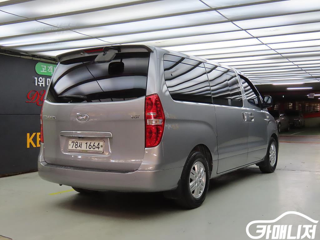 Hyundai Starex Grand Starex 12-Seater Wagon thumbnail 4