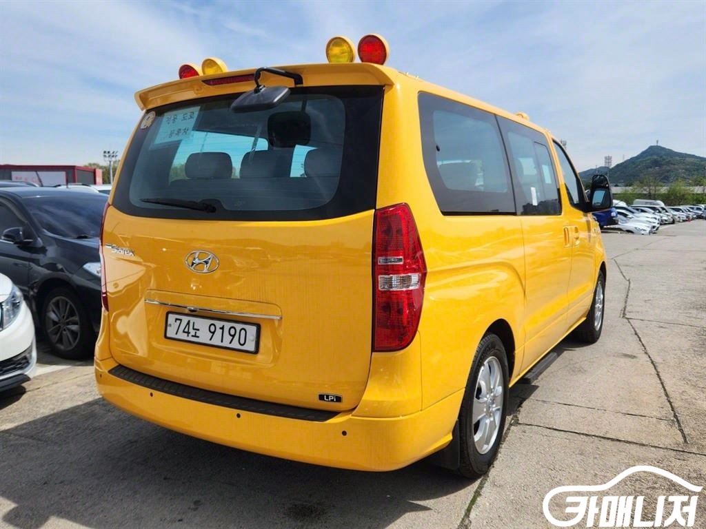 Hyundai Starex The New Grand Starex Child Safety Vehicle LPi thumbnail 6