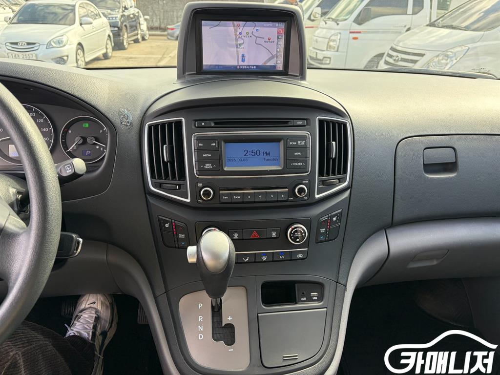 Hyundai Starex The New Grand Starex 2WD Wagon 12-Seater thumbnail 8