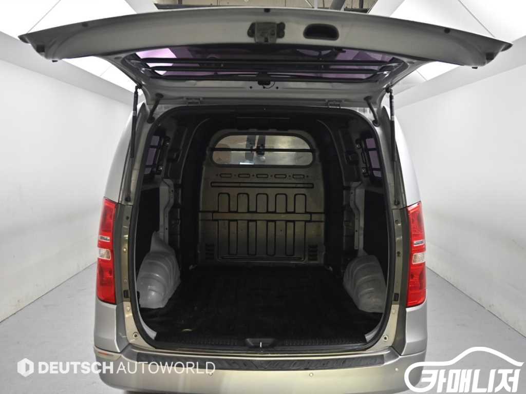 Hyundai Starex Grand Starex Van 5-Seater thumbnail 20