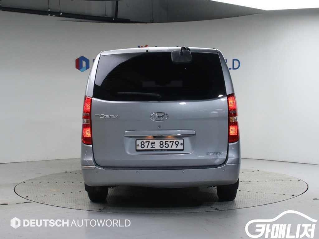 Hyundai Starex Grand Starex Van 5-Seater thumbnail 4