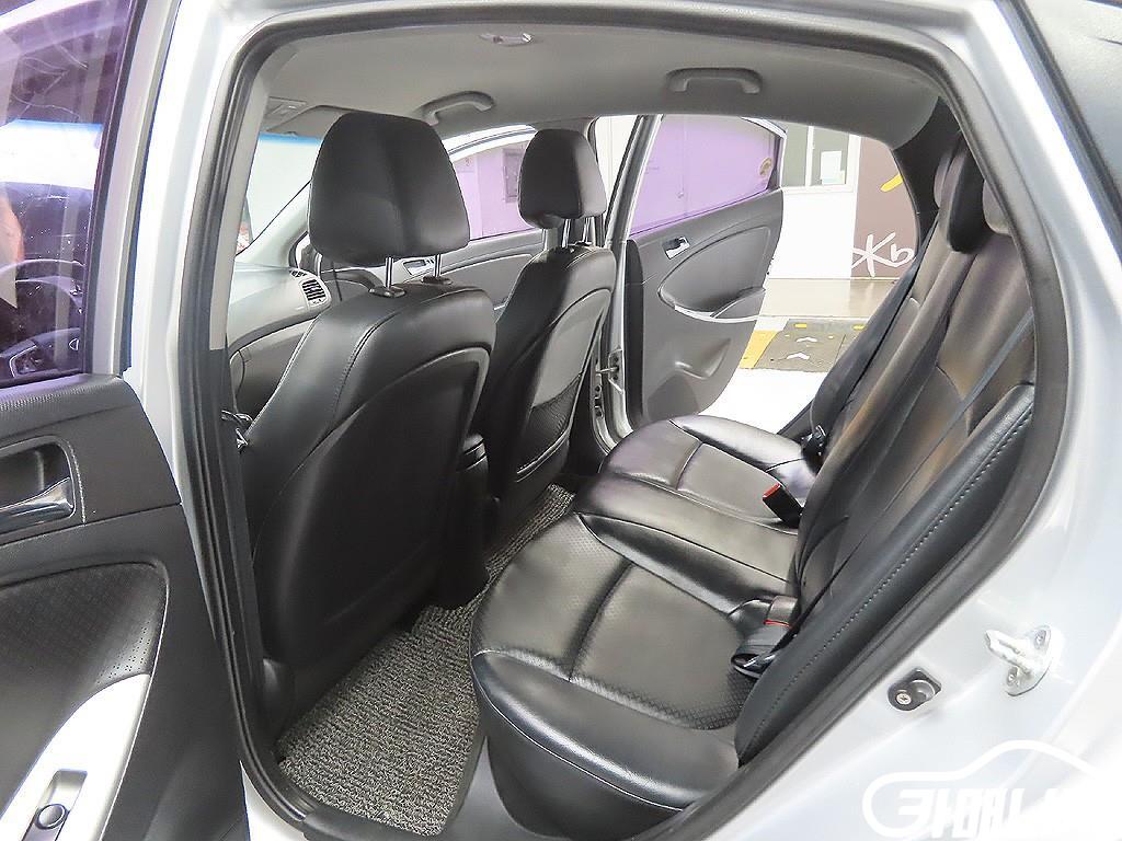 Hyundai Accent AccentFacelift 1.6GDI Premier thumbnail 8