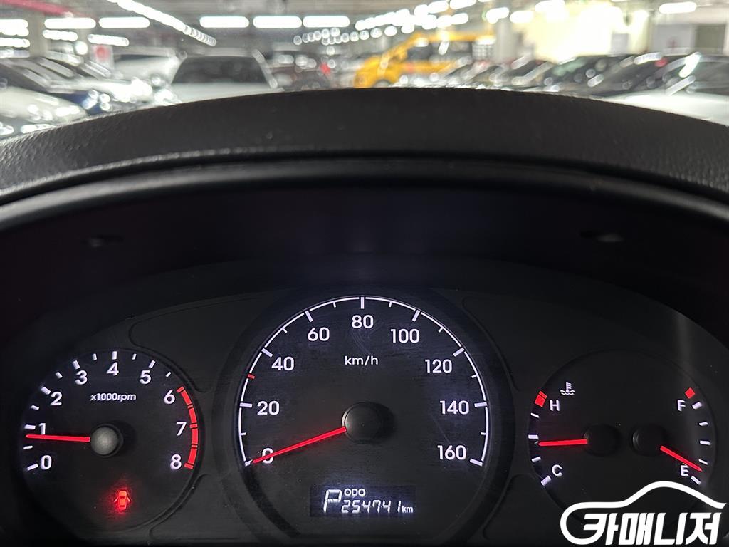 Hyundai Starex Grand Starex 12-Seater LPi thumbnail 13