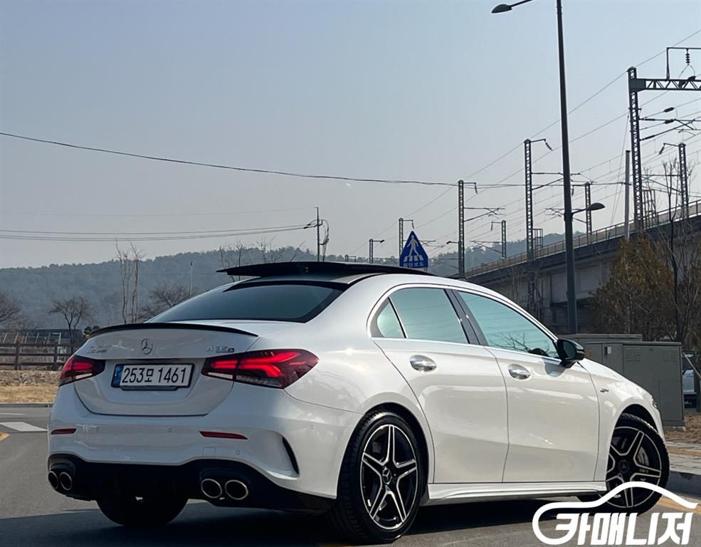Mercedes-Benz A-Class A-Class W177 AMG A35 4MATIC Sedan thumbnail 2