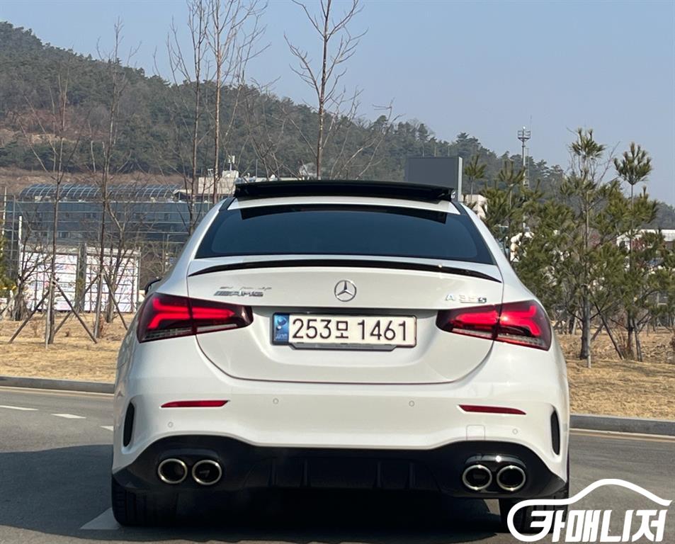 Mercedes-Benz A-Class A-Class W177 AMG A35 4MATIC Sedan thumbnail 4