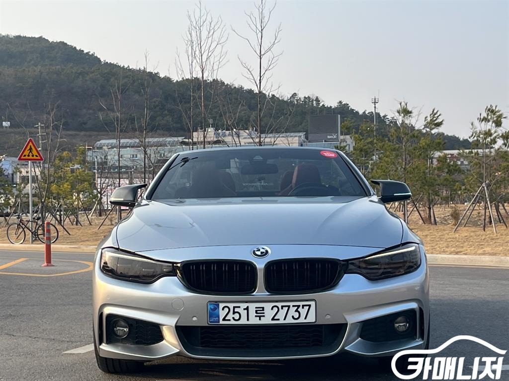 BMW 4 Series 428i Convertible M Sport thumbnail 2
