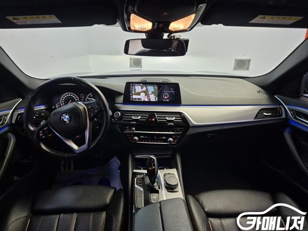 BMW 5 Series 530i thumbnail 7