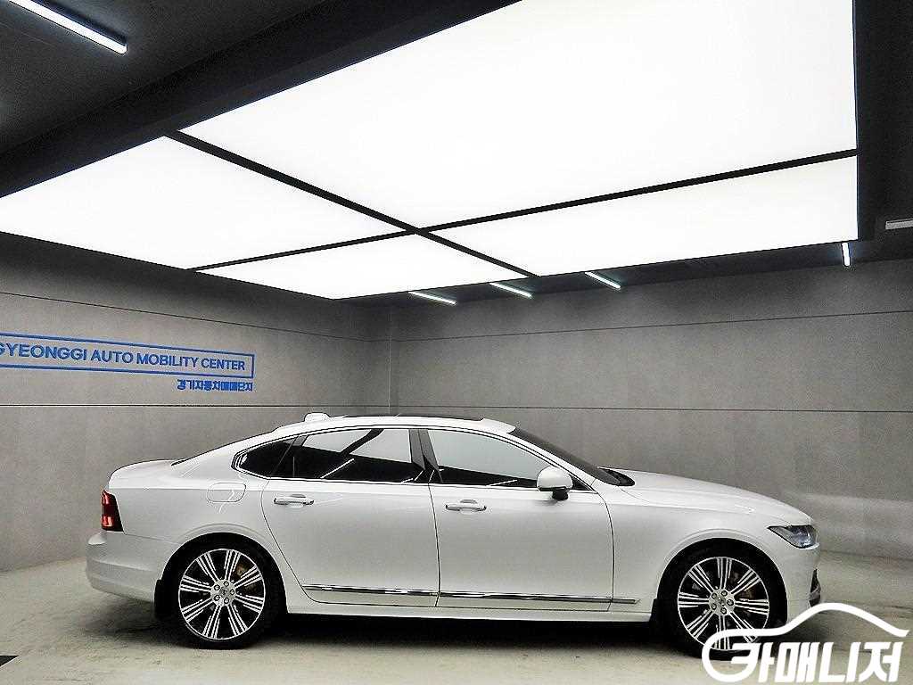 Volvo S90 B6 AWD Inscription thumbnail 2