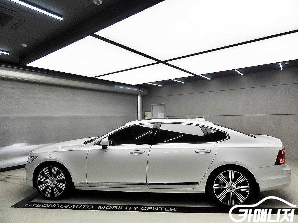 Volvo S90 B6 AWD Inscription thumbnail 4