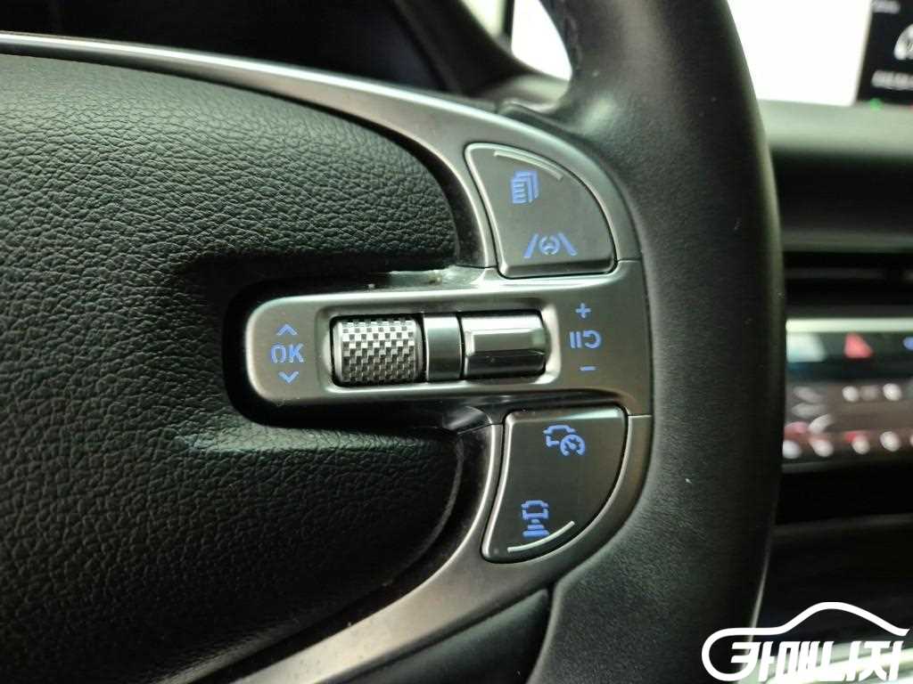 Genesis GV80 Gasoline 3.5T AWD thumbnail 15